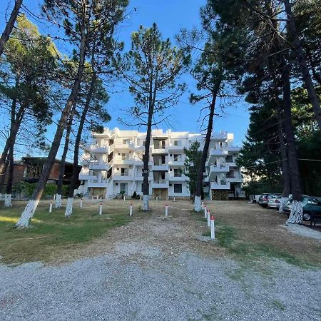 Aparthotel Vila Tufi Velipojë Exterior foto