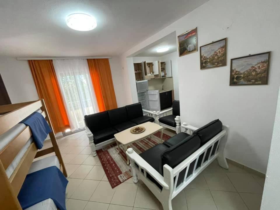 Aparthotel Vila Tufi Velipojë Exterior foto
