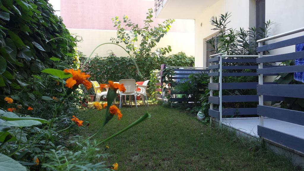 Aparthotel Vila Tufi Velipojë Exterior foto