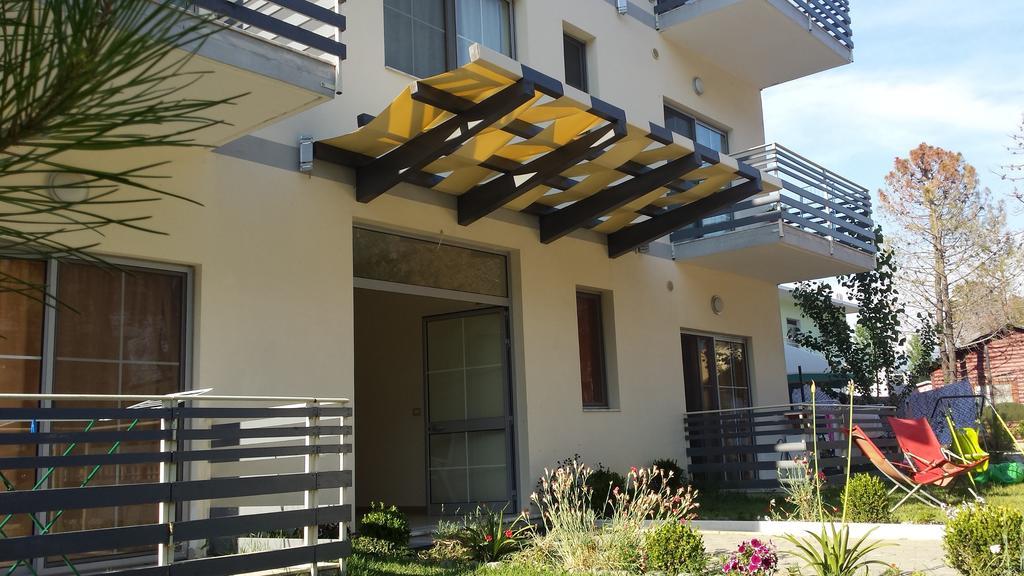 Aparthotel Vila Tufi Velipojë Exterior foto
