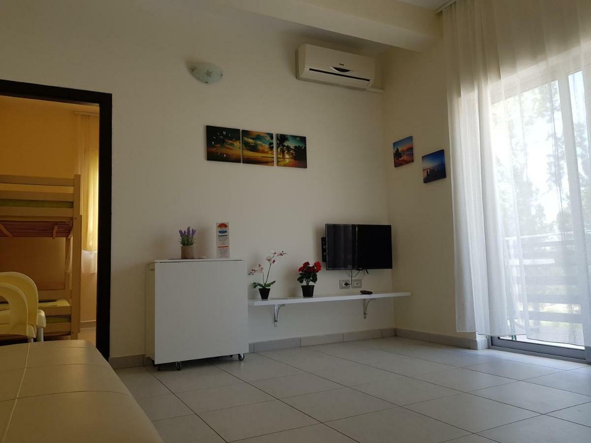Aparthotel Vila Tufi Velipojë Exterior foto